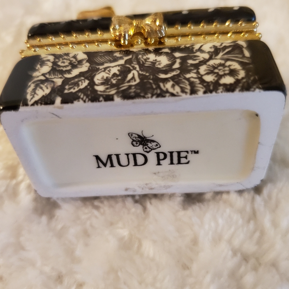 Trinket high heel shoes on beautiful little box - Picture 5 of 8